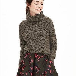 Banana Republic Mixed Stitch Turtleneck EUC